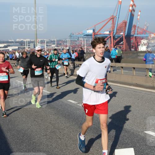 03.10.2025 - Köhlbrandbrückenlauf Yannick Fuchs http://msf.ph/oto/9148074 03.10.2025 08:39:27 Position 2  meine-sportfotos.de