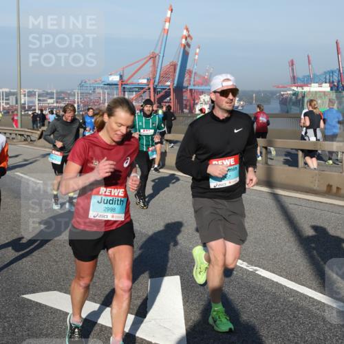 03.10.2025 - Köhlbrandbrückenlauf Yannick Fuchs http://msf.ph/oto/9148123 03.10.2025 08:39:30 Position 2 3164, 2998, 07, 2025 meine-sportfotos.de