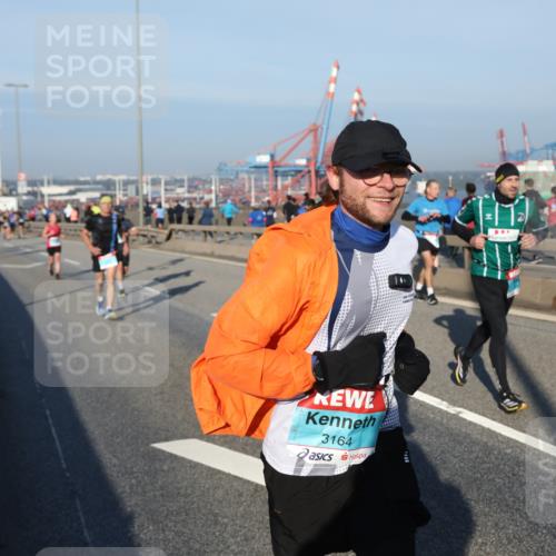 03.10.2025 - Köhlbrandbrückenlauf Yannick Fuchs http://msf.ph/oto/9148148 03.10.2025 08:39:31 Position 2 3164 meine-sportfotos.de