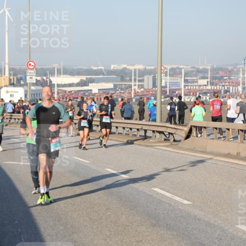 03.10.2025 - Köhlbrandbrückenlauf Yannick Fuchs http://msf.ph/oto/9148261 03.10.2025 08:39:38 Position 2 1500, 1, 2025 meine-sportfotos.de