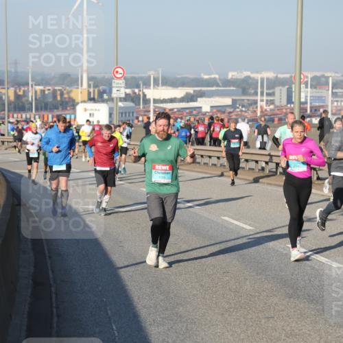 03.10.2025 - Köhlbrandbrückenlauf Yannick Fuchs http://msf.ph/oto/9148311 03.10.2025 08:39:45 Position 2 1105, 3465 meine-sportfotos.de