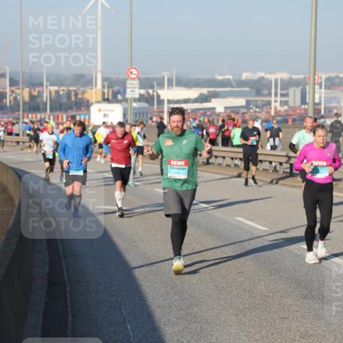 03.10.2025 - Köhlbrandbrückenlauf Yannick Fuchs http://msf.ph/oto/9148315 03.10.2025 08:39:45 Position 2 1105 meine-sportfotos.de