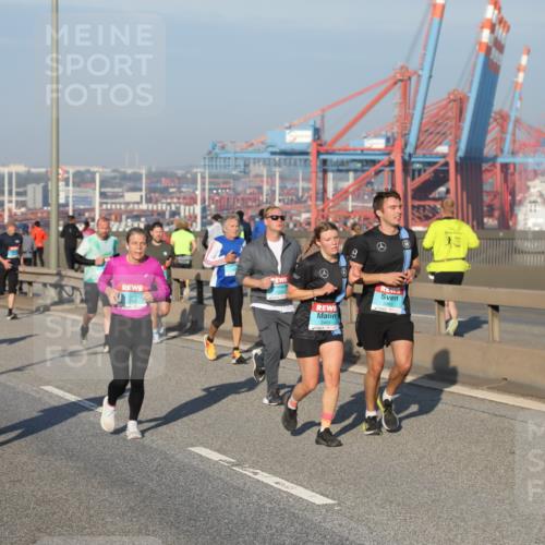 03.10.2025 - Köhlbrandbrückenlauf Yannick Fuchs http://msf.ph/oto/9148333 03.10.2025 08:39:46 Position 2 3465 meine-sportfotos.de
