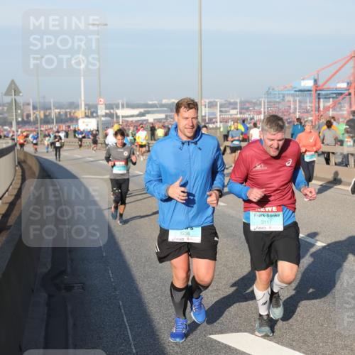 03.10.2025 - Köhlbrandbrückenlauf Yannick Fuchs http://msf.ph/oto/9148421 03.10.2025 08:39:52 Position 2 1236, 3117 meine-sportfotos.de