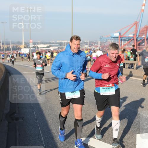03.10.2025 - Köhlbrandbrückenlauf Yannick Fuchs http://msf.ph/oto/9148424 03.10.2025 08:39:52 Position 2 1236, 3117 meine-sportfotos.de