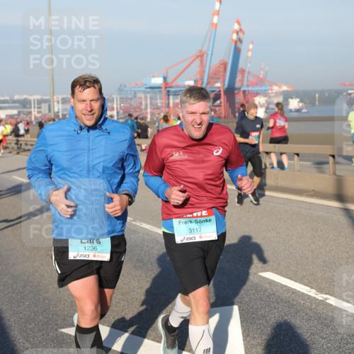 03.10.2025 - Köhlbrandbrückenlauf Yannick Fuchs http://msf.ph/oto/9148430 03.10.2025 08:39:53 Position 2 1236, 3117 meine-sportfotos.de