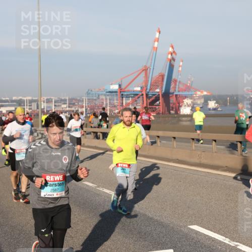 03.10.2025 - Köhlbrandbrückenlauf Yannick Fuchs http://msf.ph/oto/9148463 03.10.2025 08:39:55 Position 2 2587 meine-sportfotos.de