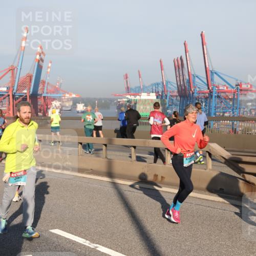 03.10.2025 - Köhlbrandbrückenlauf Yannick Fuchs http://msf.ph/oto/9148471 03.10.2025 08:39:55 Position 2 2587 meine-sportfotos.de