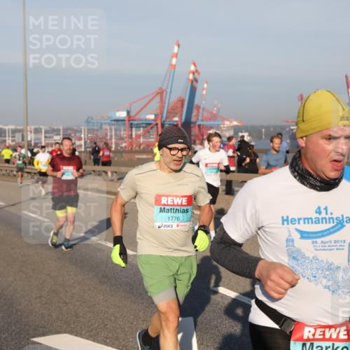 03.10.2025 - Köhlbrandbrückenlauf Yannick Fuchs http://msf.ph/oto/9148507 03.10.2025 08:39:58 Position 2 1776, 41, 29, 2012, 31, 1 meine-sportfotos.de