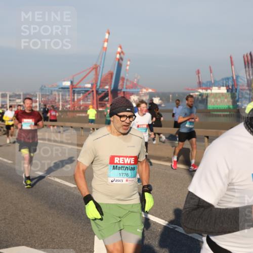 03.10.2025 - Köhlbrandbrückenlauf Yannick Fuchs http://msf.ph/oto/9148511 03.10.2025 08:39:58 Position 2 1776, 41, 29, 2012 meine-sportfotos.de