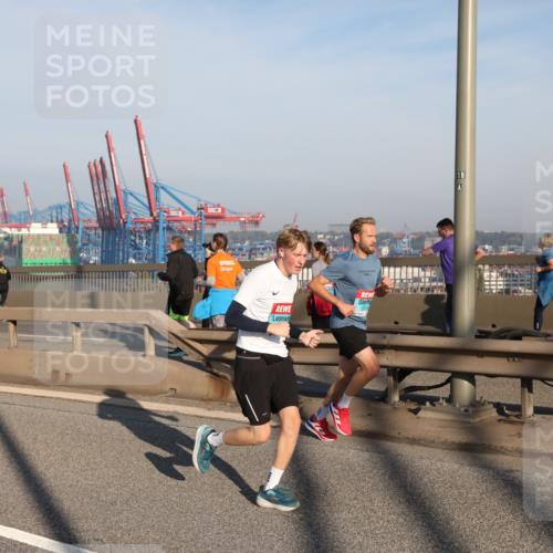 03.10.2025 - Köhlbrandbrückenlauf Yannick Fuchs http://msf.ph/oto/9148535 03.10.2025 08:40:00 Position 2 118 meine-sportfotos.de
