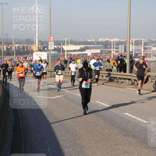 03.10.2025 - Köhlbrandbrückenlauf Yannick Fuchs http://msf.ph/oto/9148579 03.10.2025 08:40:03 Position 2 19 meine-sportfotos.de