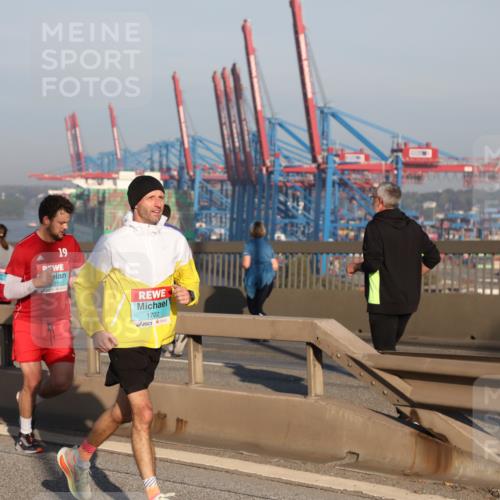 03.10.2025 - Köhlbrandbrückenlauf Yannick Fuchs http://msf.ph/oto/9148589 03.10.2025 08:40:04 Position 2 19, 1702 meine-sportfotos.de