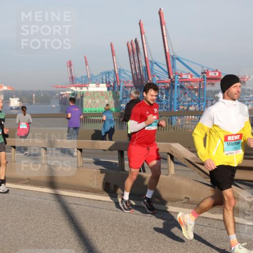 03.10.2025 - Köhlbrandbrückenlauf Yannick Fuchs http://msf.ph/oto/9148601 03.10.2025 08:40:04 Position 2 19, 1702 meine-sportfotos.de