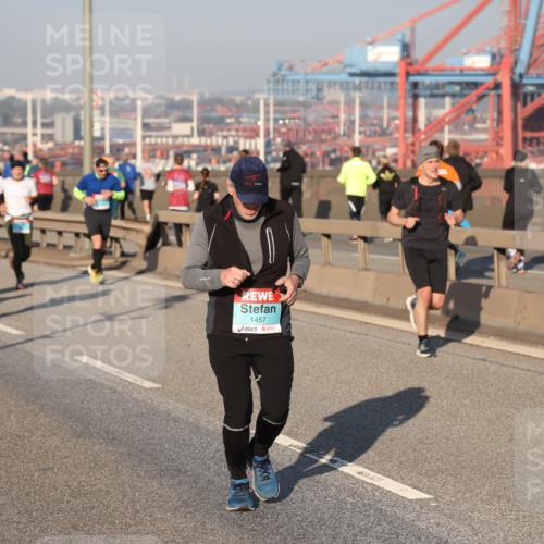 03.10.2025 - Köhlbrandbrückenlauf Yannick Fuchs http://msf.ph/oto/9148633 03.10.2025 08:40:06 Position 2 1457 meine-sportfotos.de
