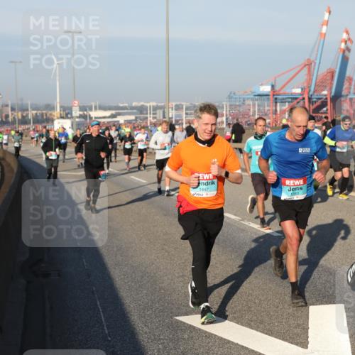 03.10.2025 - Köhlbrandbrückenlauf Yannick Fuchs http://msf.ph/oto/9148712 03.10.2025 08:40:13 Position 2 1447, 1543, 3708 meine-sportfotos.de