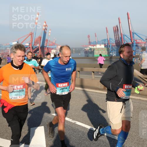 03.10.2025 - Köhlbrandbrückenlauf Yannick Fuchs http://msf.ph/oto/9148726 03.10.2025 08:40:13 Position 2 1447, 1543, 370 meine-sportfotos.de