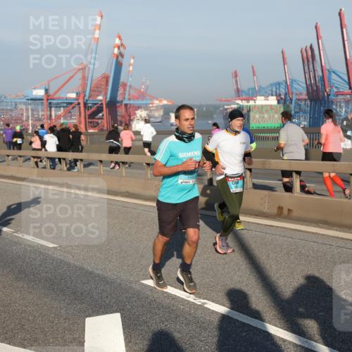 03.10.2025 - Köhlbrandbrückenlauf Yannick Fuchs http://msf.ph/oto/9148733 03.10.2025 08:40:14 Position 2 1141 meine-sportfotos.de