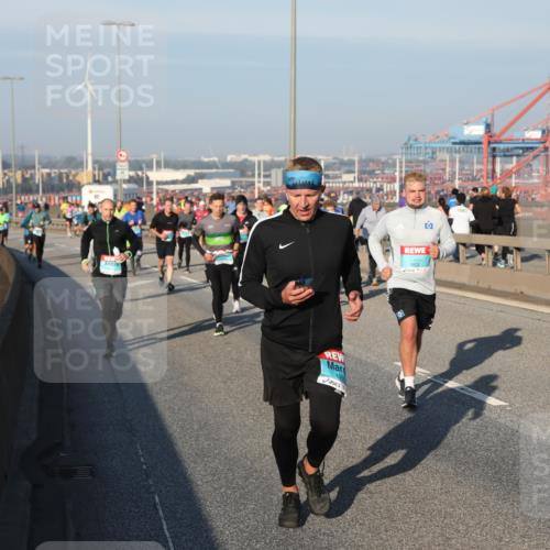 03.10.2025 - Köhlbrandbrückenlauf Yannick Fuchs http://msf.ph/oto/9148741 03.10.2025 08:40:15 Position 2  meine-sportfotos.de