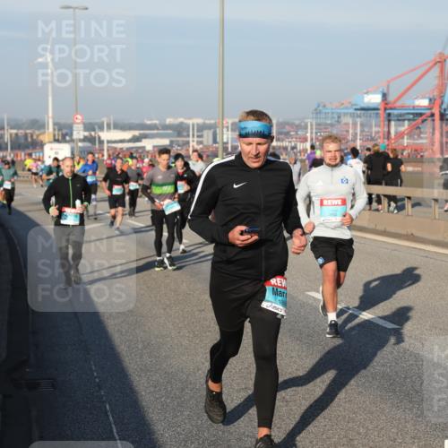 03.10.2025 - Köhlbrandbrückenlauf Yannick Fuchs http://msf.ph/oto/9148743 03.10.2025 08:40:15 Position 2 198 meine-sportfotos.de