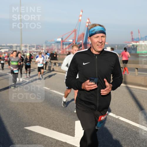 03.10.2025 - Köhlbrandbrückenlauf Yannick Fuchs http://msf.ph/oto/9148762 03.10.2025 08:40:16 Position 2  meine-sportfotos.de