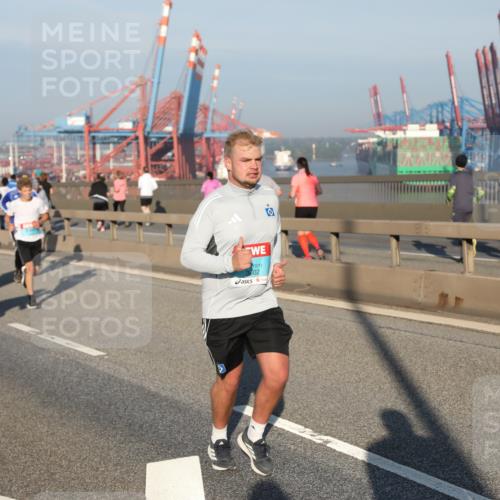 03.10.2025 - Köhlbrandbrückenlauf Yannick Fuchs http://msf.ph/oto/9148769 03.10.2025 08:40:17 Position 2 3802 meine-sportfotos.de