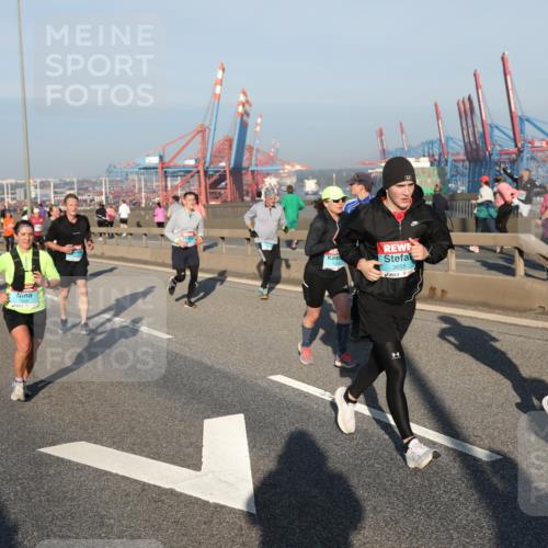 03.10.2025 - Köhlbrandbrückenlauf Yannick Fuchs http://msf.ph/oto/9148814 03.10.2025 08:40:20 Position 2 3655, 1878 meine-sportfotos.de