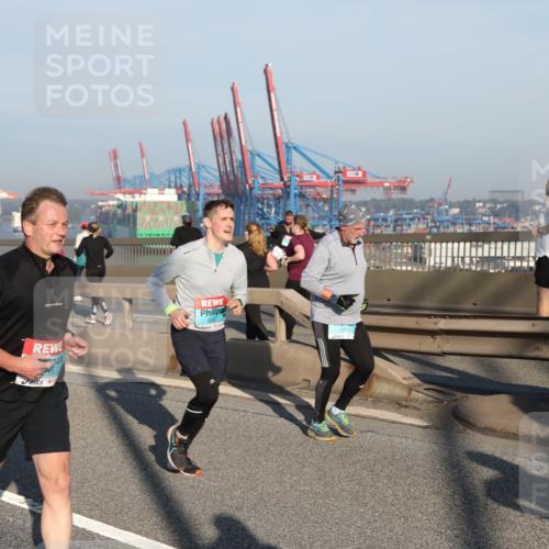 03.10.2025 - Köhlbrandbrückenlauf Yannick Fuchs http://msf.ph/oto/9148841 03.10.2025 08:40:23 Position 2 1073, 118 meine-sportfotos.de