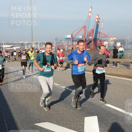 03.10.2025 - Köhlbrandbrückenlauf Yannick Fuchs http://msf.ph/oto/9148866 03.10.2025 08:40:24 Position 2 1533, 3830, 1308 meine-sportfotos.de