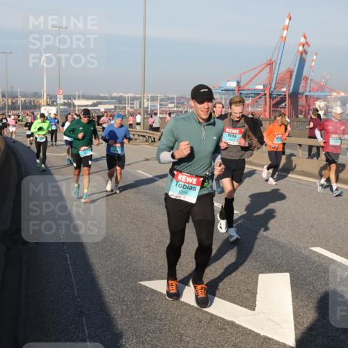 03.10.2025 - Köhlbrandbrückenlauf Yannick Fuchs http://msf.ph/oto/9148911 03.10.2025 08:40:27 Position 2 1359, 1623 meine-sportfotos.de
