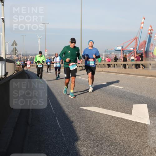 03.10.2025 - Köhlbrandbrückenlauf Yannick Fuchs http://msf.ph/oto/9148917 03.10.2025 08:40:28 Position 2  meine-sportfotos.de