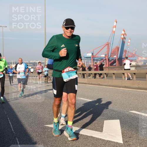 03.10.2025 - Köhlbrandbrückenlauf Yannick Fuchs http://msf.ph/oto/9148930 03.10.2025 08:40:30 Position 2 3812 meine-sportfotos.de