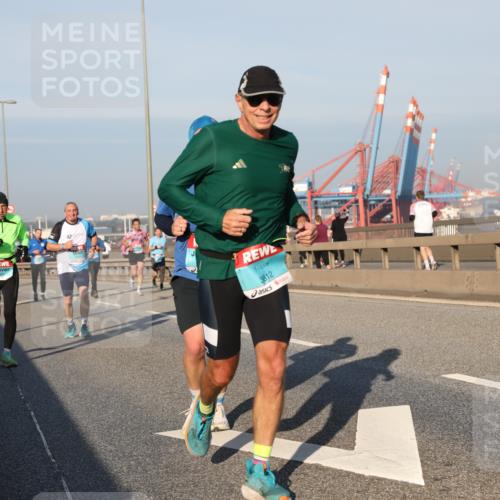 03.10.2025 - Köhlbrandbrückenlauf Yannick Fuchs http://msf.ph/oto/9148934 03.10.2025 08:40:30 Position 2 3812 meine-sportfotos.de