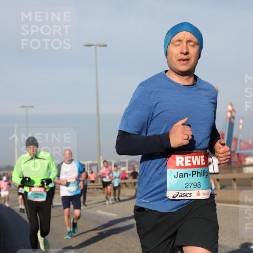 03.10.2025 - Köhlbrandbrückenlauf Yannick Fuchs http://msf.ph/oto/9148951 03.10.2025 08:40:31 Position 2 2798 meine-sportfotos.de