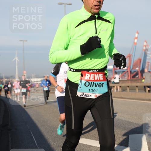 03.10.2025 - Köhlbrandbrückenlauf Yannick Fuchs http://msf.ph/oto/9148968 03.10.2025 08:40:33 Position 2 1091 meine-sportfotos.de