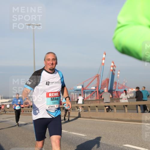03.10.2025 - Köhlbrandbrückenlauf Yannick Fuchs http://msf.ph/oto/9148975 03.10.2025 08:40:33 Position 2 1351 meine-sportfotos.de