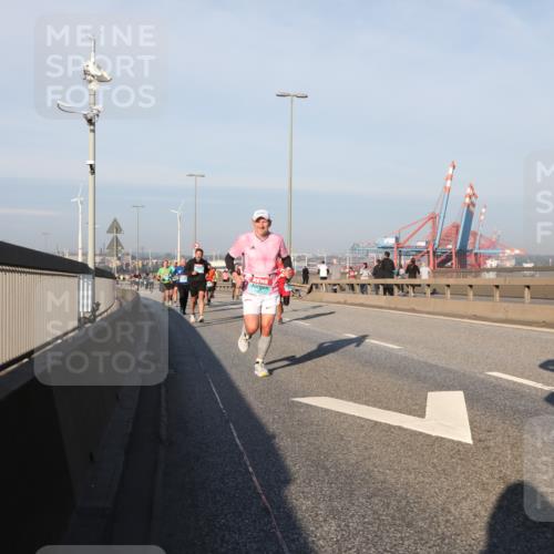 03.10.2025 - Köhlbrandbrückenlauf Yannick Fuchs http://msf.ph/oto/9149051 03.10.2025 08:40:39 Position 2 2944 meine-sportfotos.de