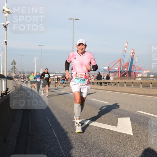 03.10.2025 - Köhlbrandbrückenlauf Yannick Fuchs http://msf.ph/oto/9149068 03.10.2025 08:40:39 Position 2 1321 meine-sportfotos.de