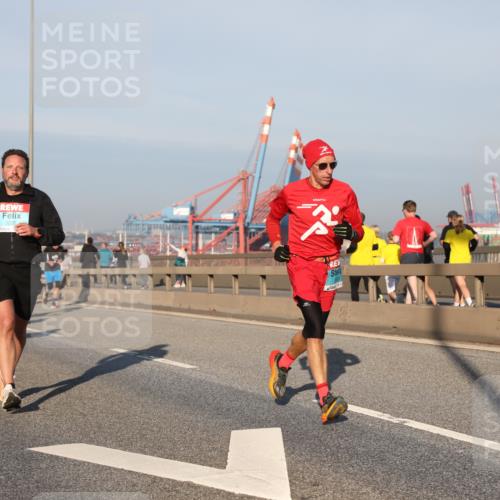 03.10.2025 - Köhlbrandbrückenlauf Yannick Fuchs http://msf.ph/oto/9149104 03.10.2025 08:40:42 Position 2 3235 meine-sportfotos.de