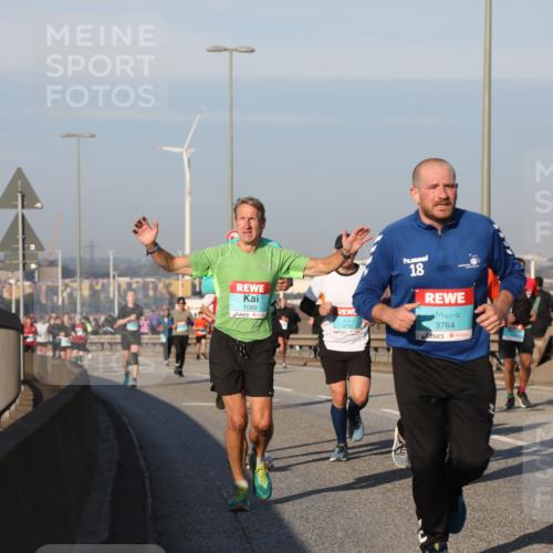 03.10.2025 - Köhlbrandbrückenlauf Yannick Fuchs http://msf.ph/oto/9149125 03.10.2025 08:40:44 Position 2 1080, 3791, 18, 3764 meine-sportfotos.de