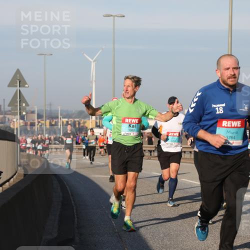 03.10.2025 - Köhlbrandbrückenlauf Yannick Fuchs http://msf.ph/oto/9149131 03.10.2025 08:40:44 Position 2 1080, 3791, 18, 3764 meine-sportfotos.de