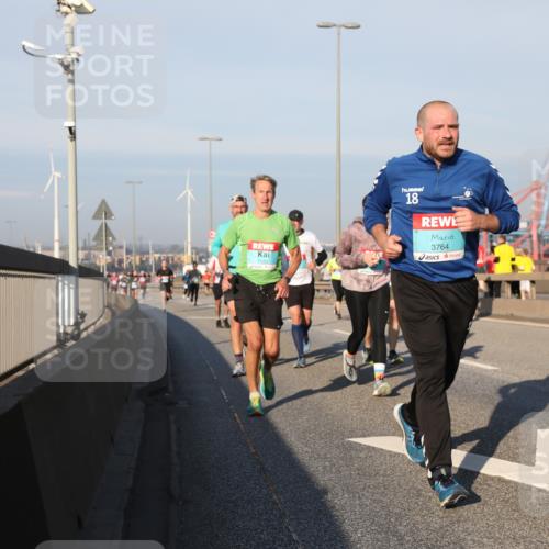 03.10.2025 - Köhlbrandbrückenlauf Yannick Fuchs http://msf.ph/oto/9149148 03.10.2025 08:40:45 Position 2 18, 3764 meine-sportfotos.de