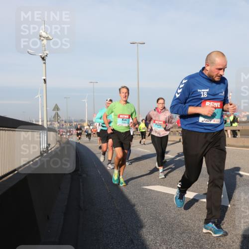 03.10.2025 - Köhlbrandbrückenlauf Yannick Fuchs http://msf.ph/oto/9149155 03.10.2025 08:40:46 Position 2 18 meine-sportfotos.de