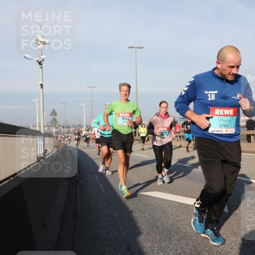 03.10.2025 - Köhlbrandbrückenlauf Yannick Fuchs http://msf.ph/oto/9149158 03.10.2025 08:40:46 Position 2 1080, 18, 3764 meine-sportfotos.de