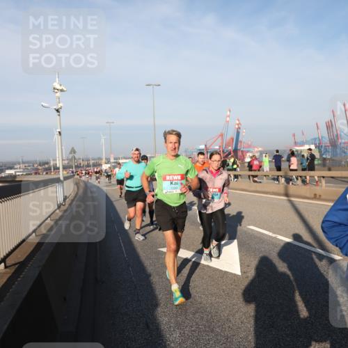 03.10.2025 - Köhlbrandbrückenlauf Yannick Fuchs http://msf.ph/oto/9149167 03.10.2025 08:40:46 Position 2 1080, 18 meine-sportfotos.de