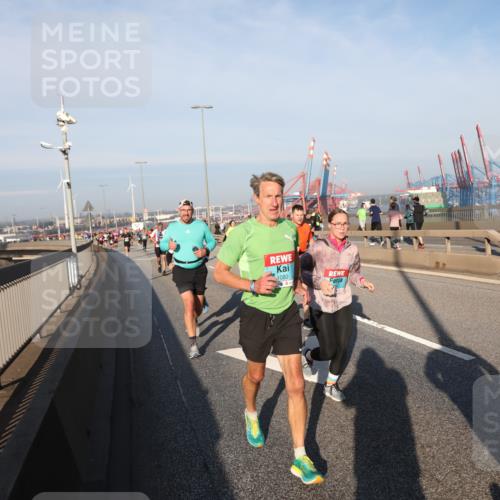 03.10.2025 - Köhlbrandbrückenlauf Yannick Fuchs http://msf.ph/oto/9149171 03.10.2025 08:40:47 Position 2 1080 meine-sportfotos.de