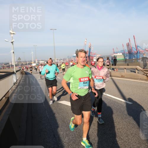 03.10.2025 - Köhlbrandbrückenlauf Yannick Fuchs http://msf.ph/oto/9149173 03.10.2025 08:40:47 Position 2 1080, 1864 meine-sportfotos.de