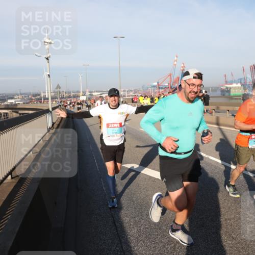 03.10.2025 - Köhlbrandbrückenlauf Yannick Fuchs http://msf.ph/oto/9149195 03.10.2025 08:40:48 Position 2 3791, 1622 meine-sportfotos.de