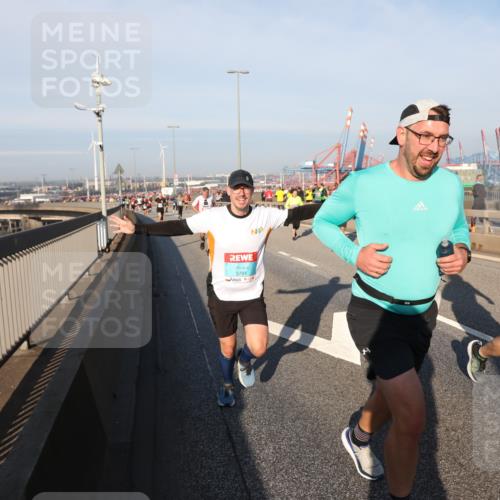 03.10.2025 - Köhlbrandbrückenlauf Yannick Fuchs http://msf.ph/oto/9149199 03.10.2025 08:40:48 Position 2 3791, 1622 meine-sportfotos.de