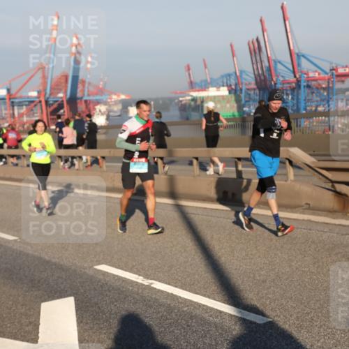 03.10.2025 - Köhlbrandbrückenlauf Yannick Fuchs http://msf.ph/oto/9149216 03.10.2025 08:40:49 Position 2  meine-sportfotos.de